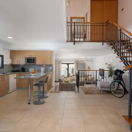 Nyaraló Marantemar By An Island *